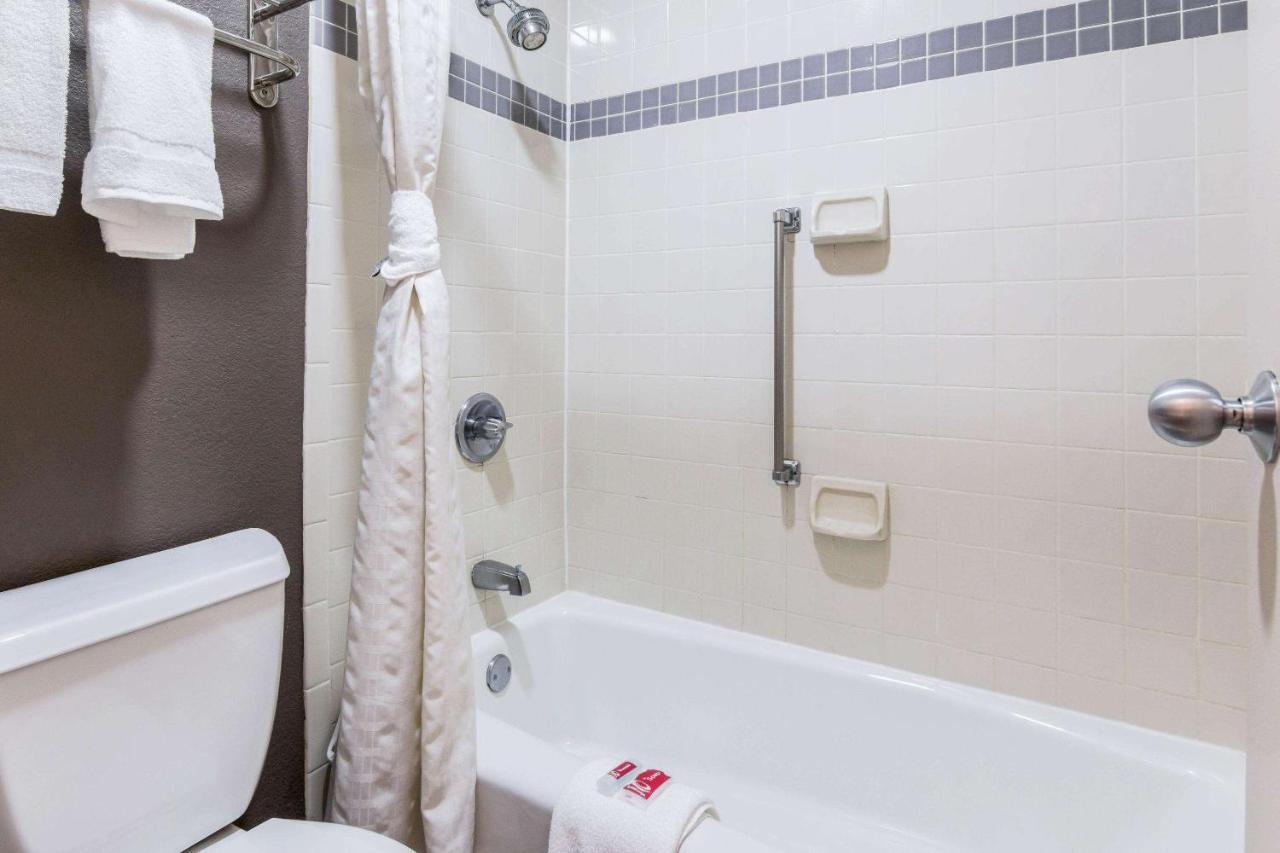 Econo Lodge Gainesville Zewnętrze zdjęcie