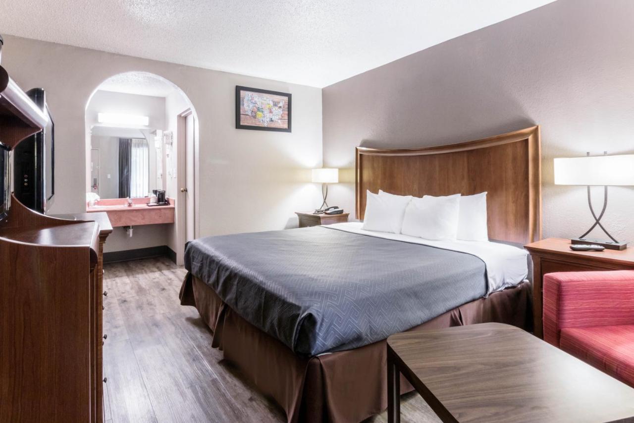 Econo Lodge Gainesville Zewnętrze zdjęcie